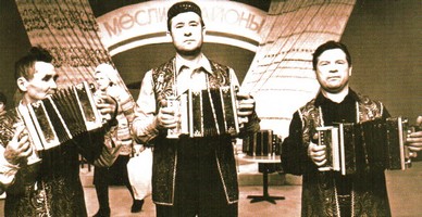 Риф Шәңгәрәев, Мөҗәһит Әхмәтҗанов, Фәнис Абдуллин республика телевидениесендә чыгыш ясыйлар. 1980 нче еллар.